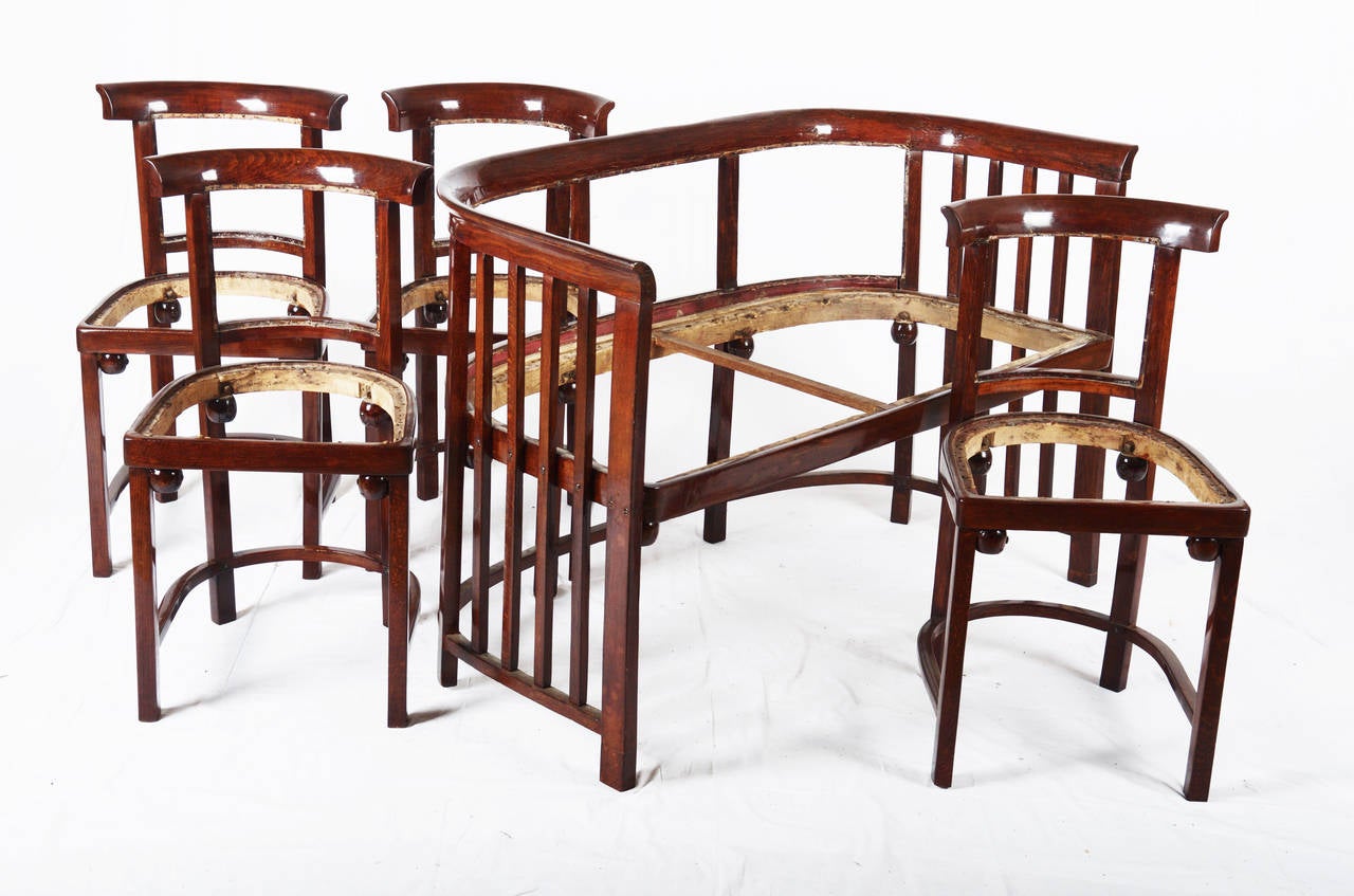 Autrichien Banc en bois cintré attribué à Josef Hoffmann en vente