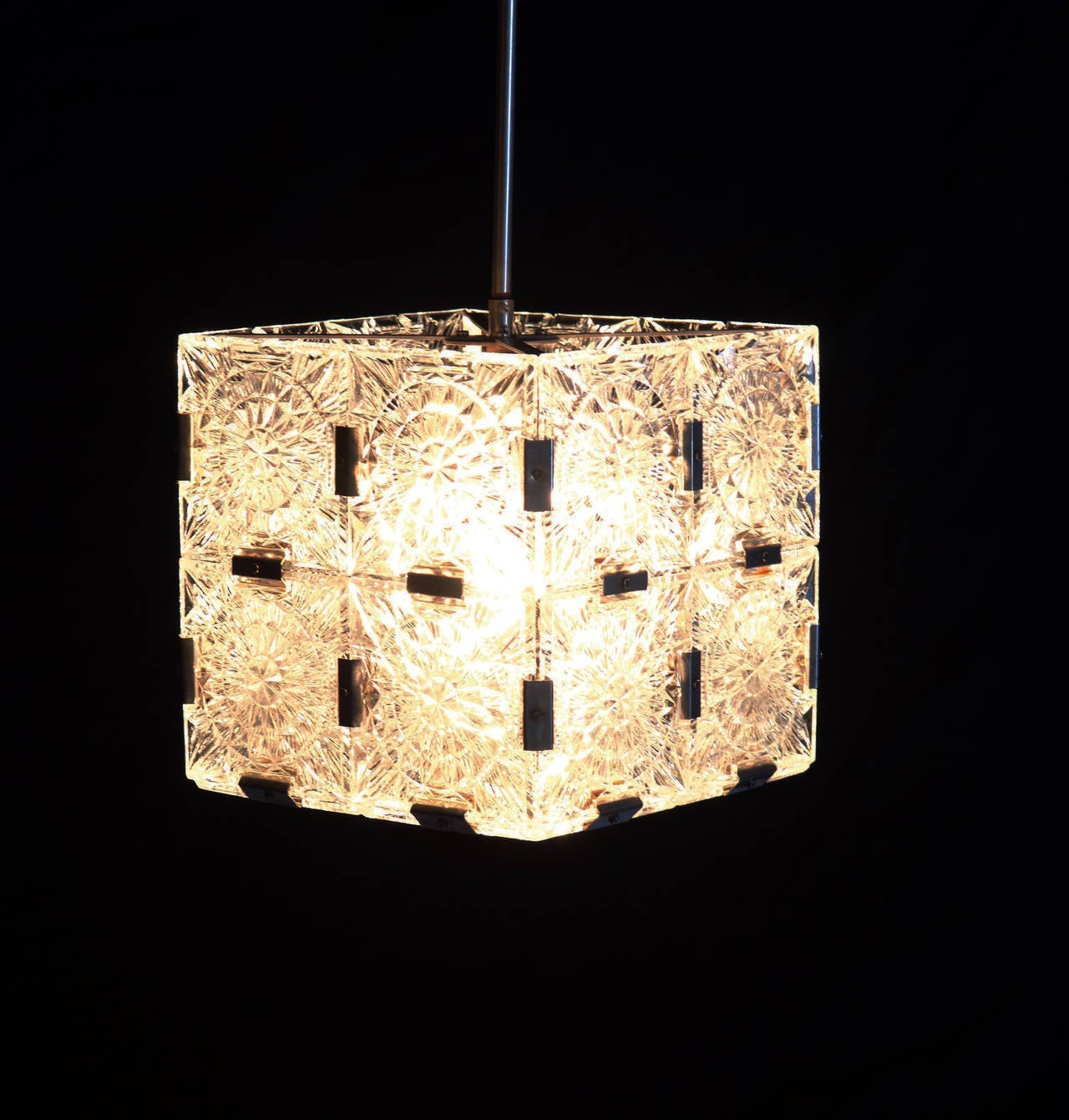 Mid-Century Cube Form Pendant Ceiling Fixture Featuring Etched Glass by Kalmar In Good Condition For Sale In Vienna, AT