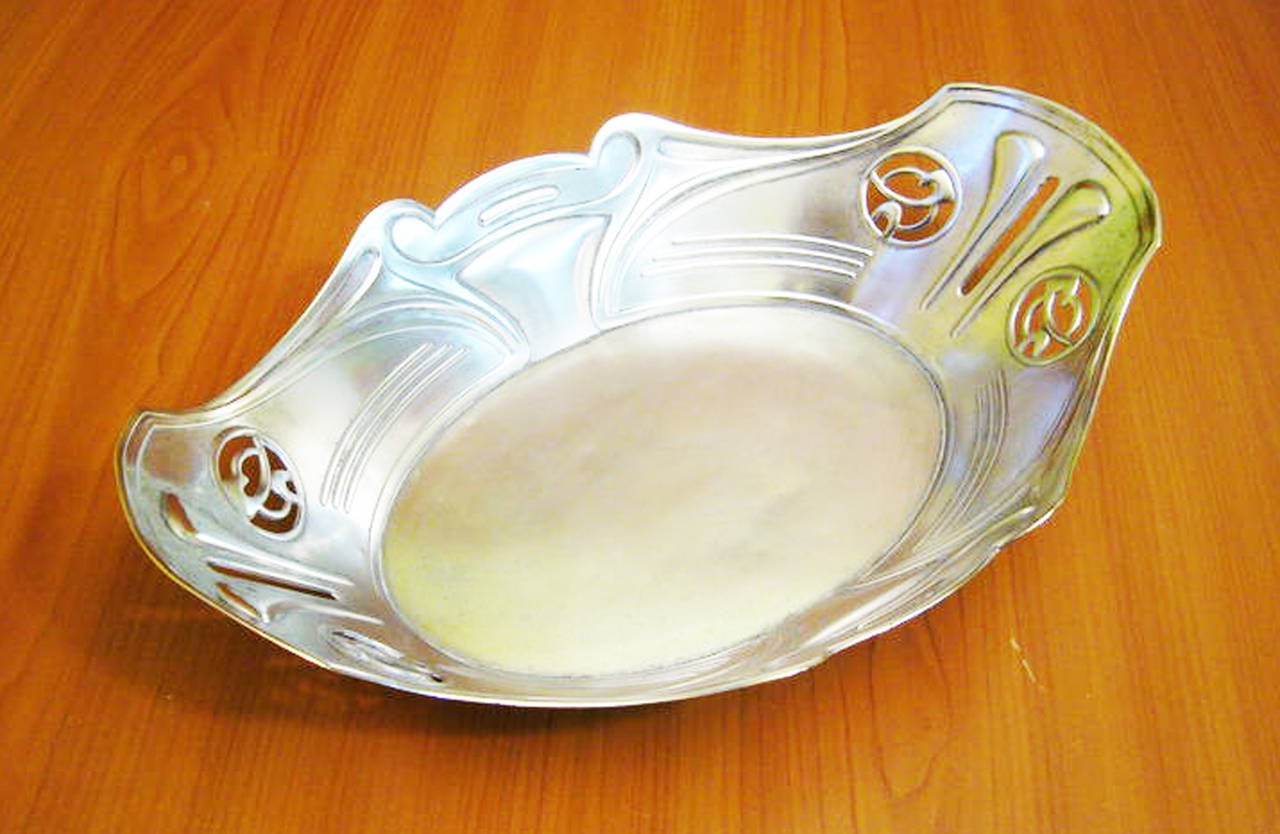 WMF Placa Art Nouveau latón plateado 
Alemania hacia 1900-1910

