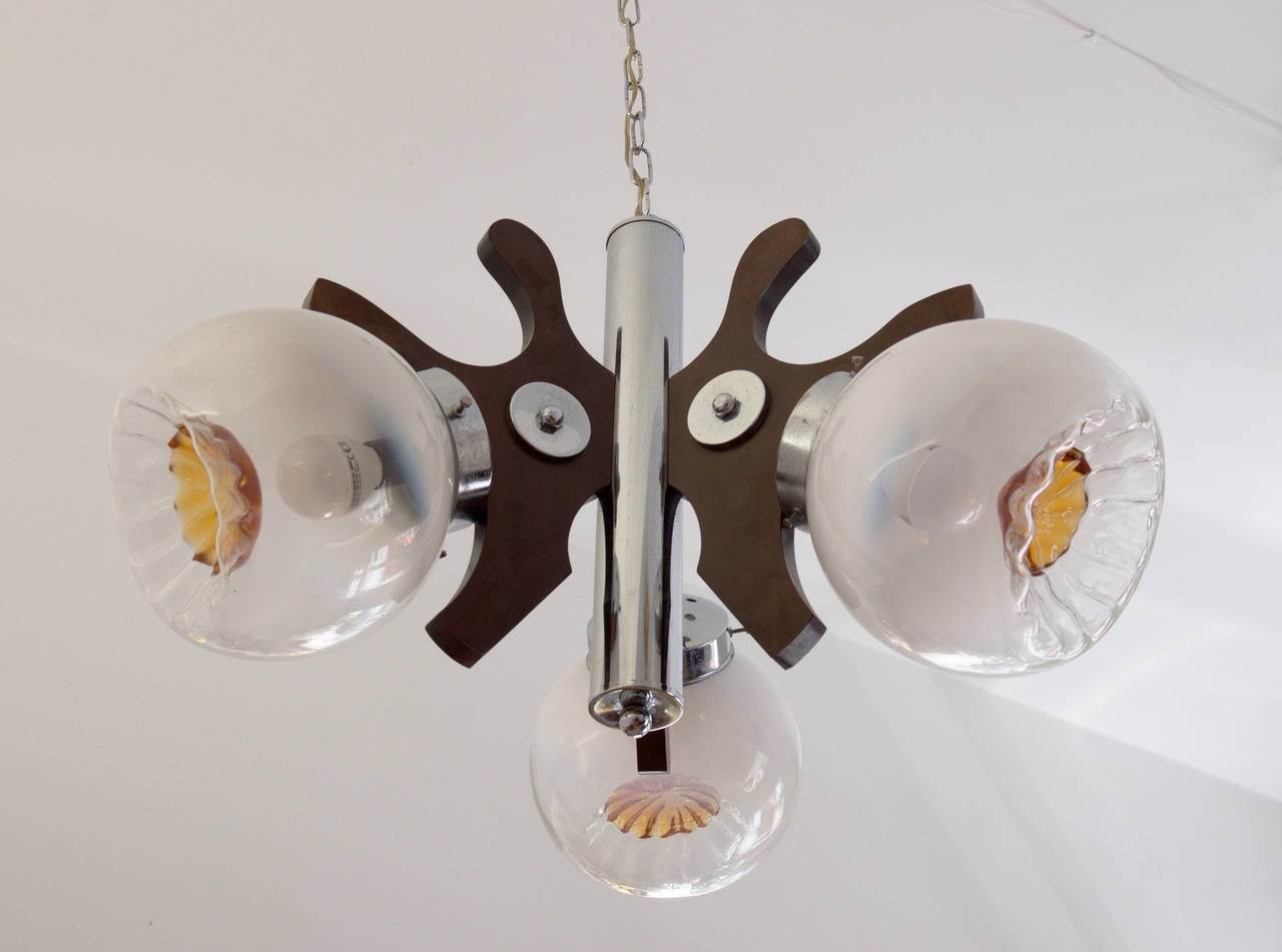 Drei Mazzega Globes Murano Kronleuchter (Moderne) im Angebot