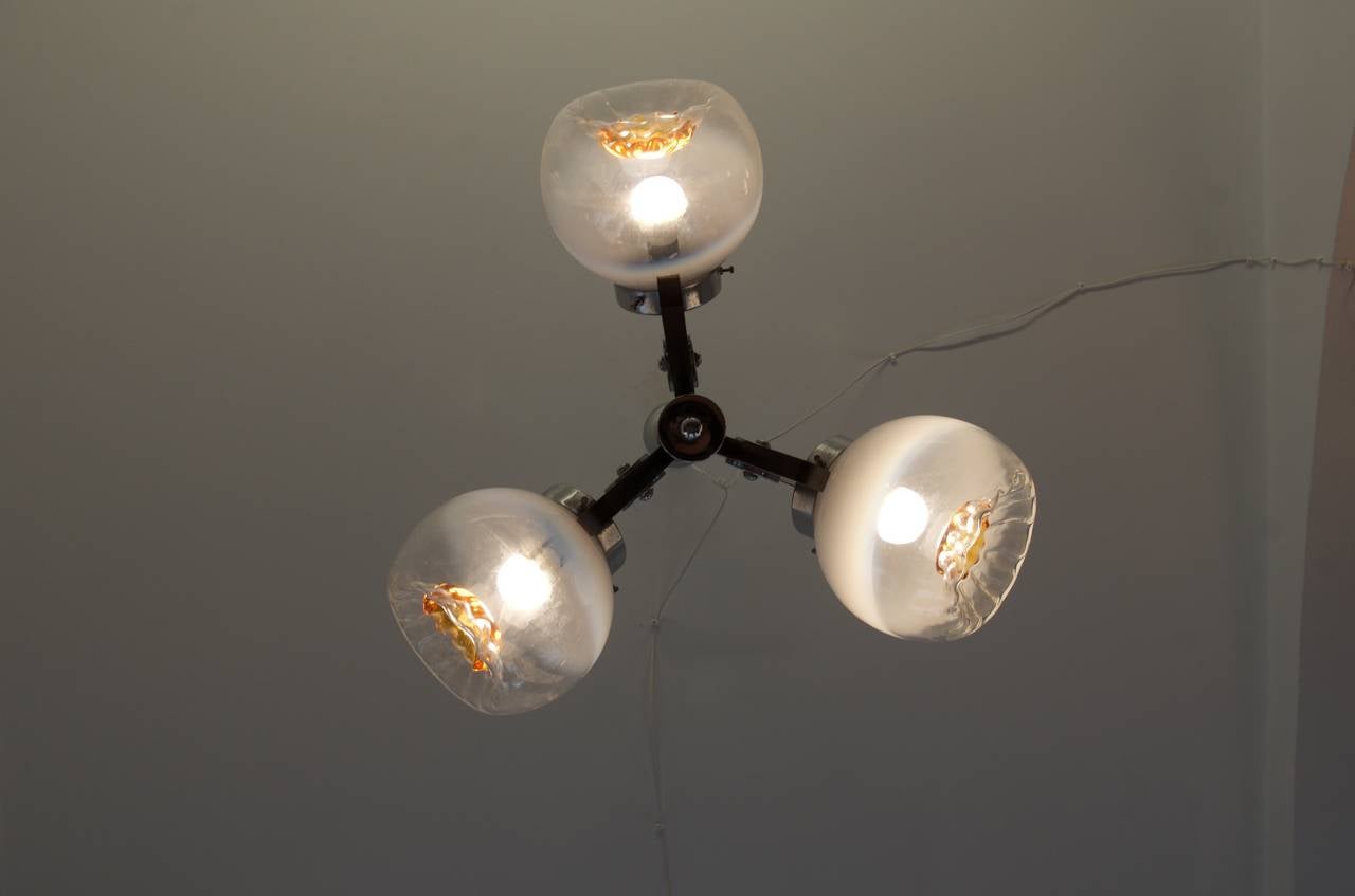 Three Mazzega Globes Murano Chandelier In Good Condition For Sale In Vienna, AT