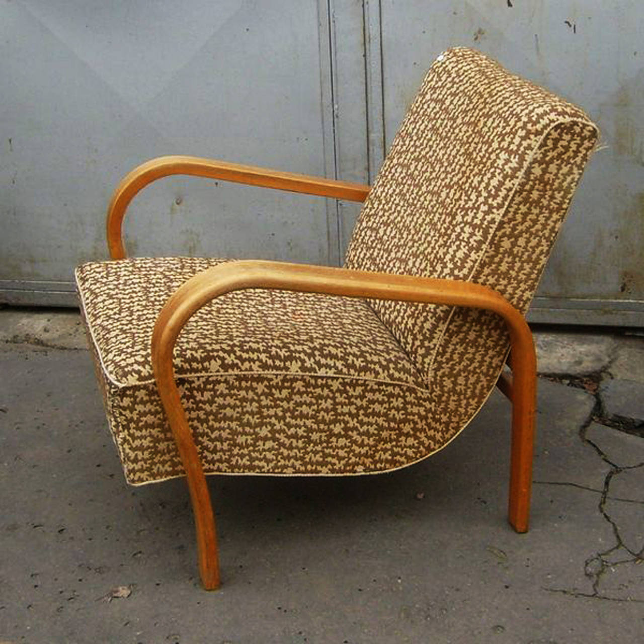 Czech A Pair Of Art Deco Armchairs By Jindrich Halabala For Sale