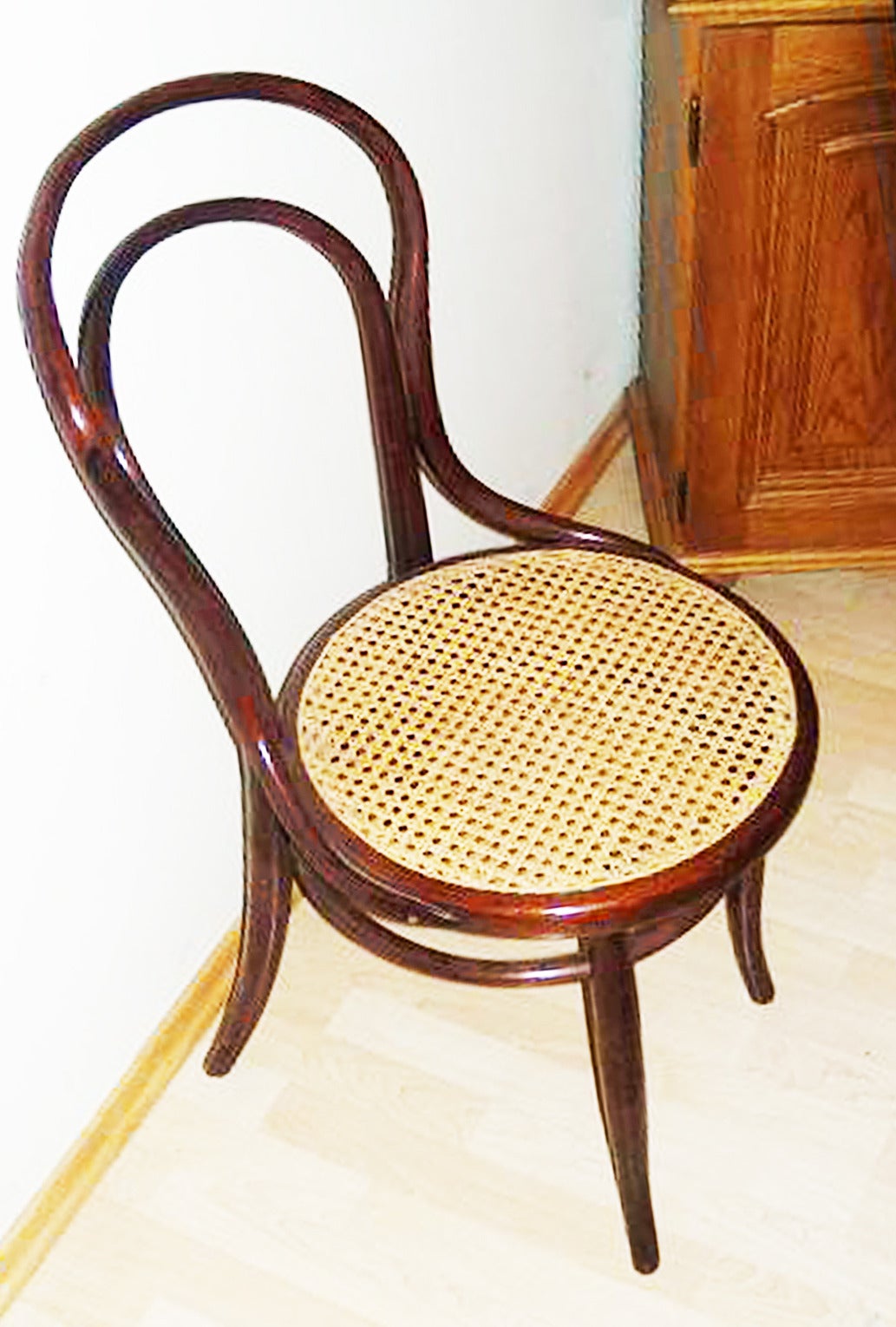 this model is similar to famous thonet number 14 
restored with new canning.
delivery time about 3-4 weeks.