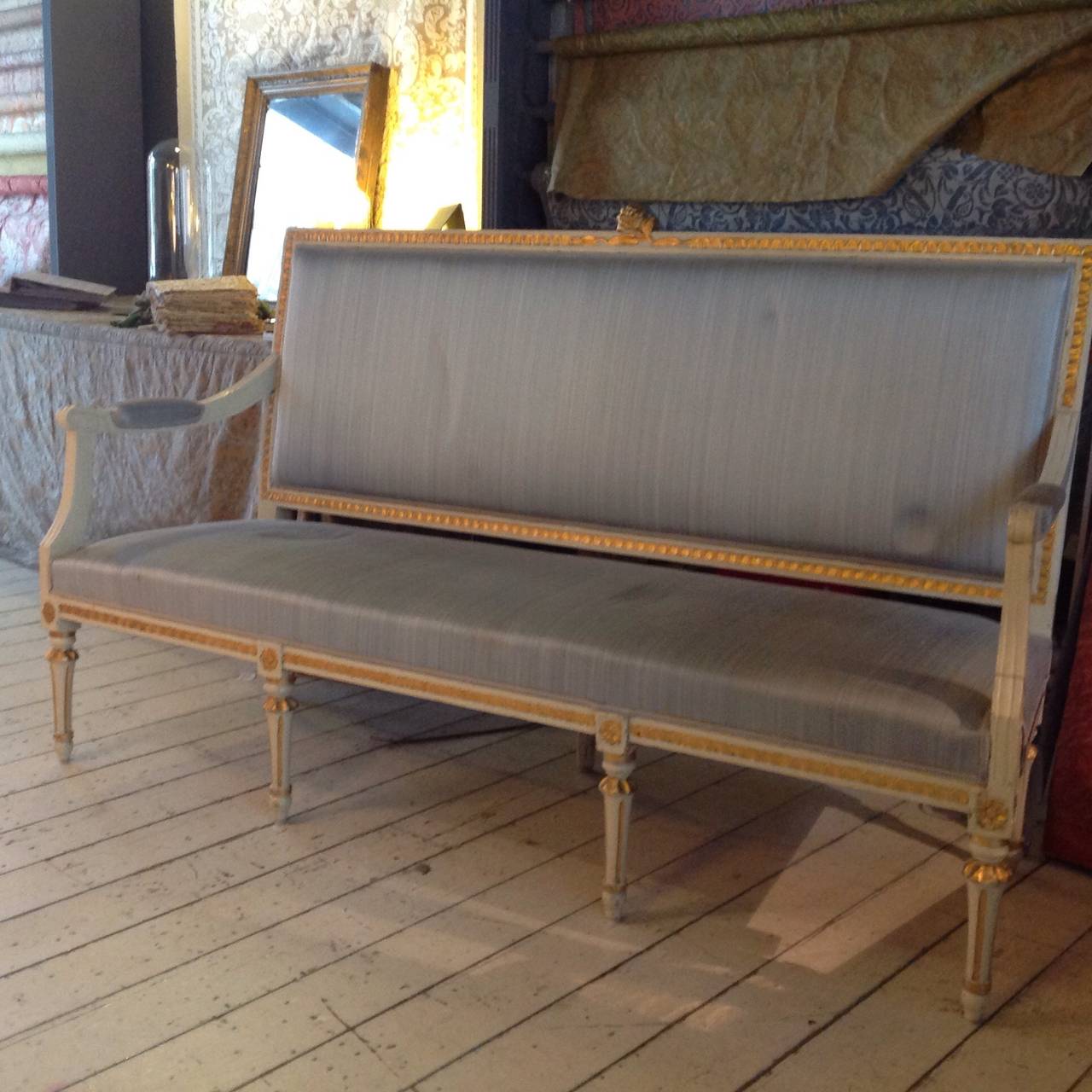 Gold-Framed "Hindome" Gustavian Sofa