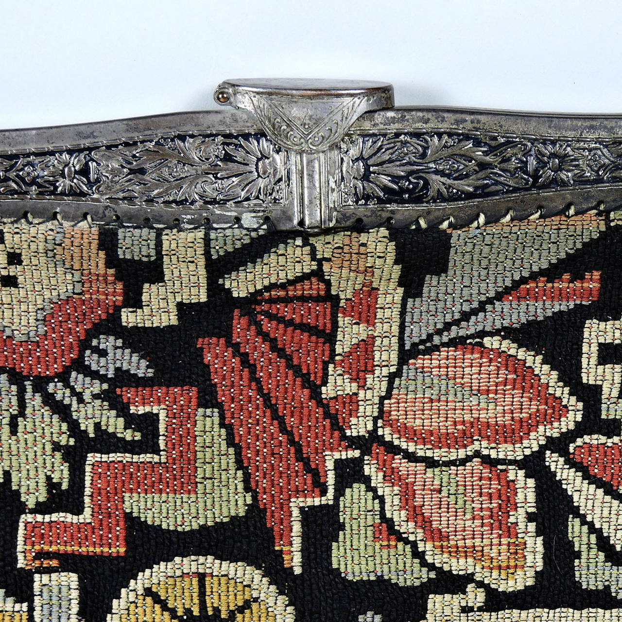20th Century Art Deco Floral Design Needlework Handbag For Sale