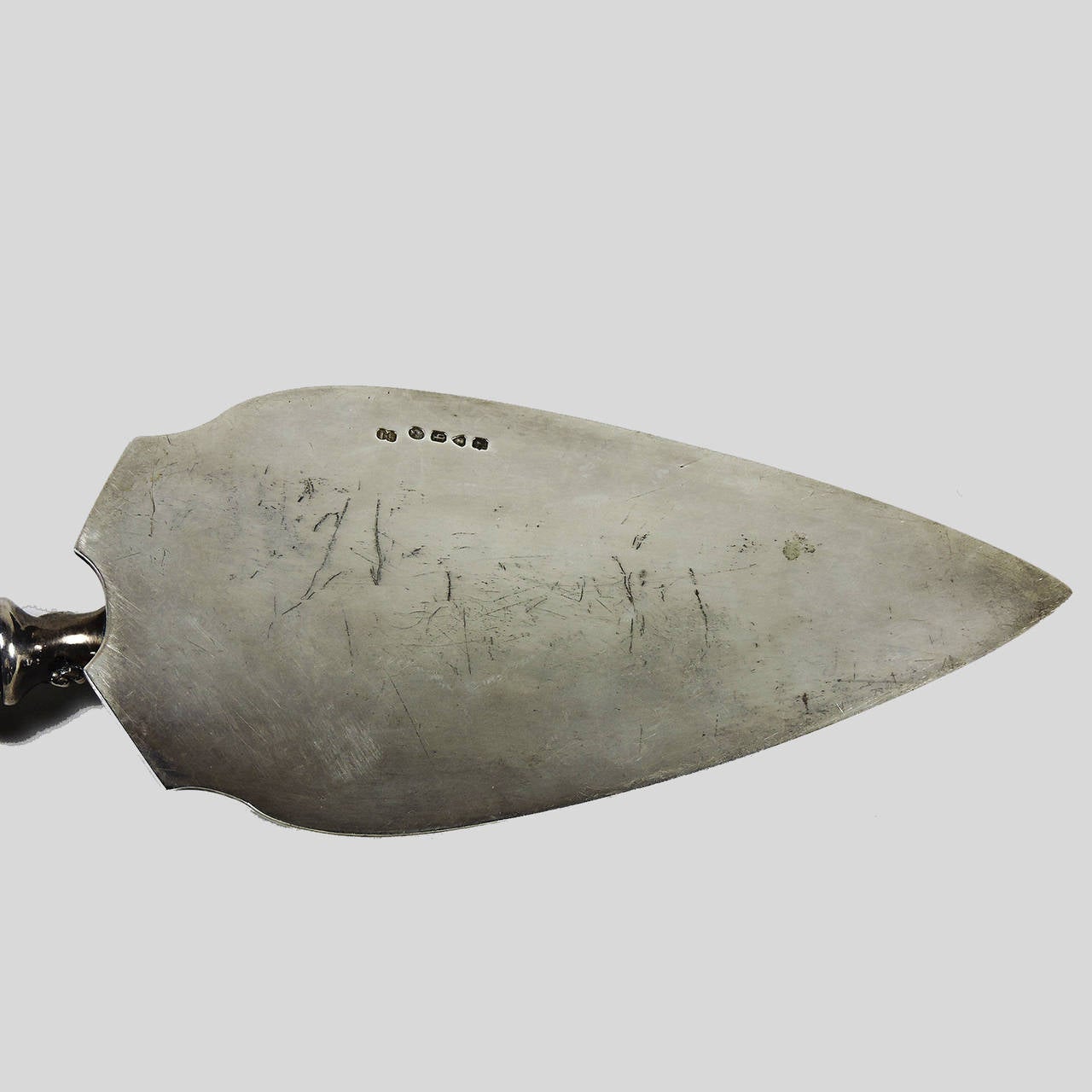 English silver bone handled presentation trowel, London, circa 1871. Bears maker's mark for Thomas Smily (act. 1858-1880), bears lion passant mark with lions head (sans crown) and date stamp for 1871. Engraved 
