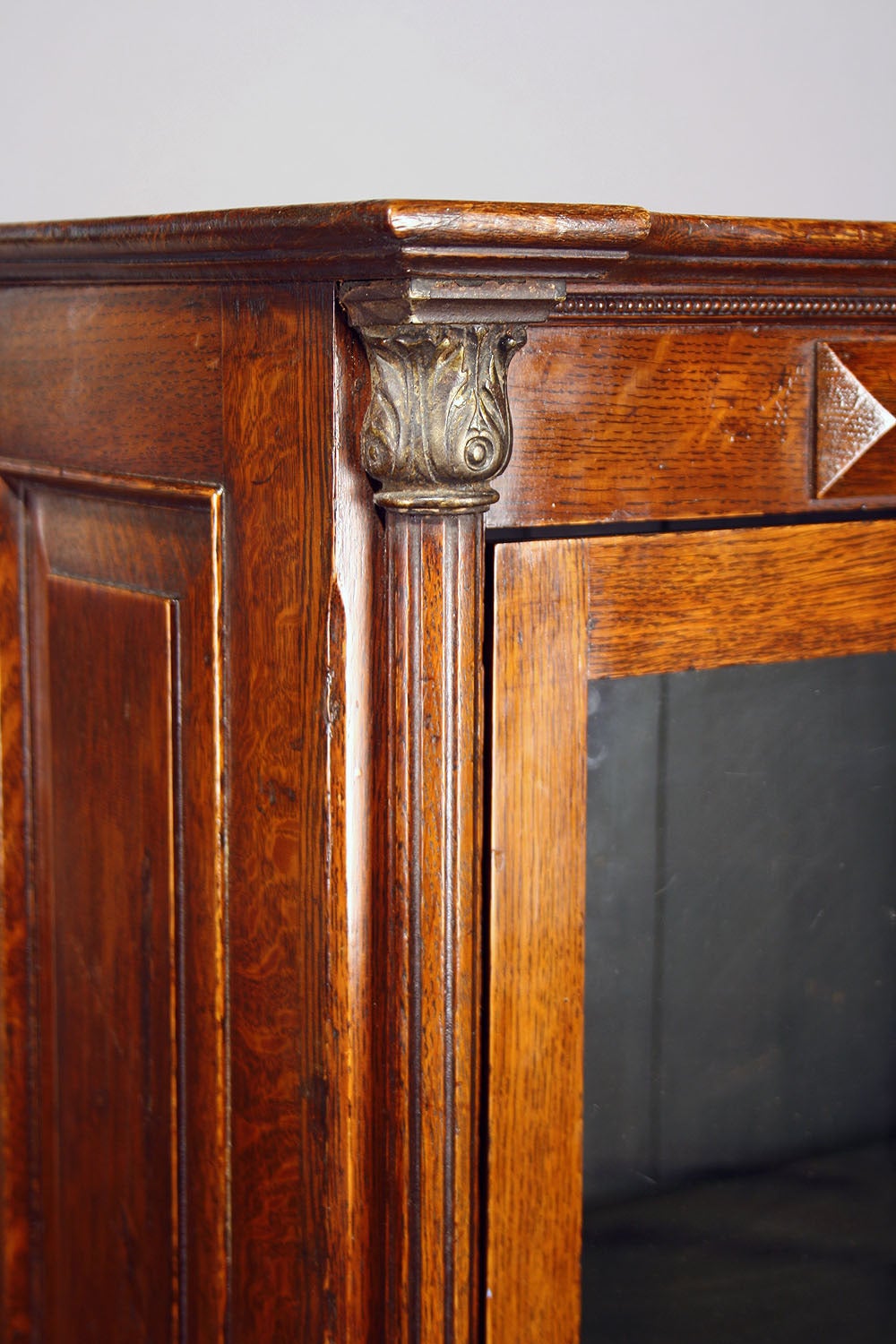 Victorian Oak Cabinet on Cast Iron Feet In Excellent Condition In Benington, Herts