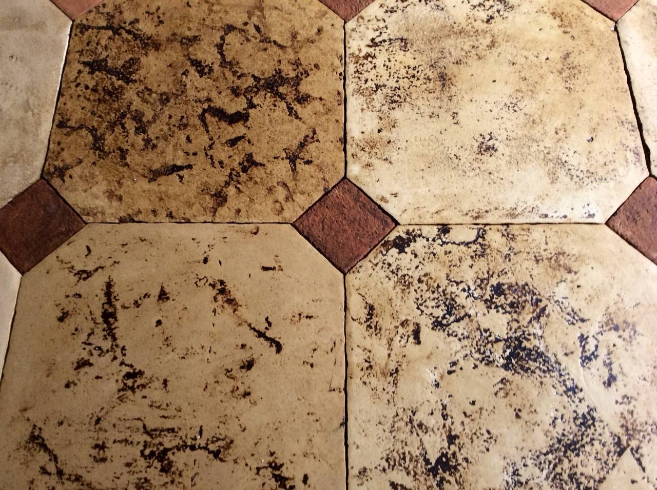 Antique French Cabochon, Stone and Terracotta Flooring, 19th Century In Good Condition For Sale In Forte Dei Marmi, IT