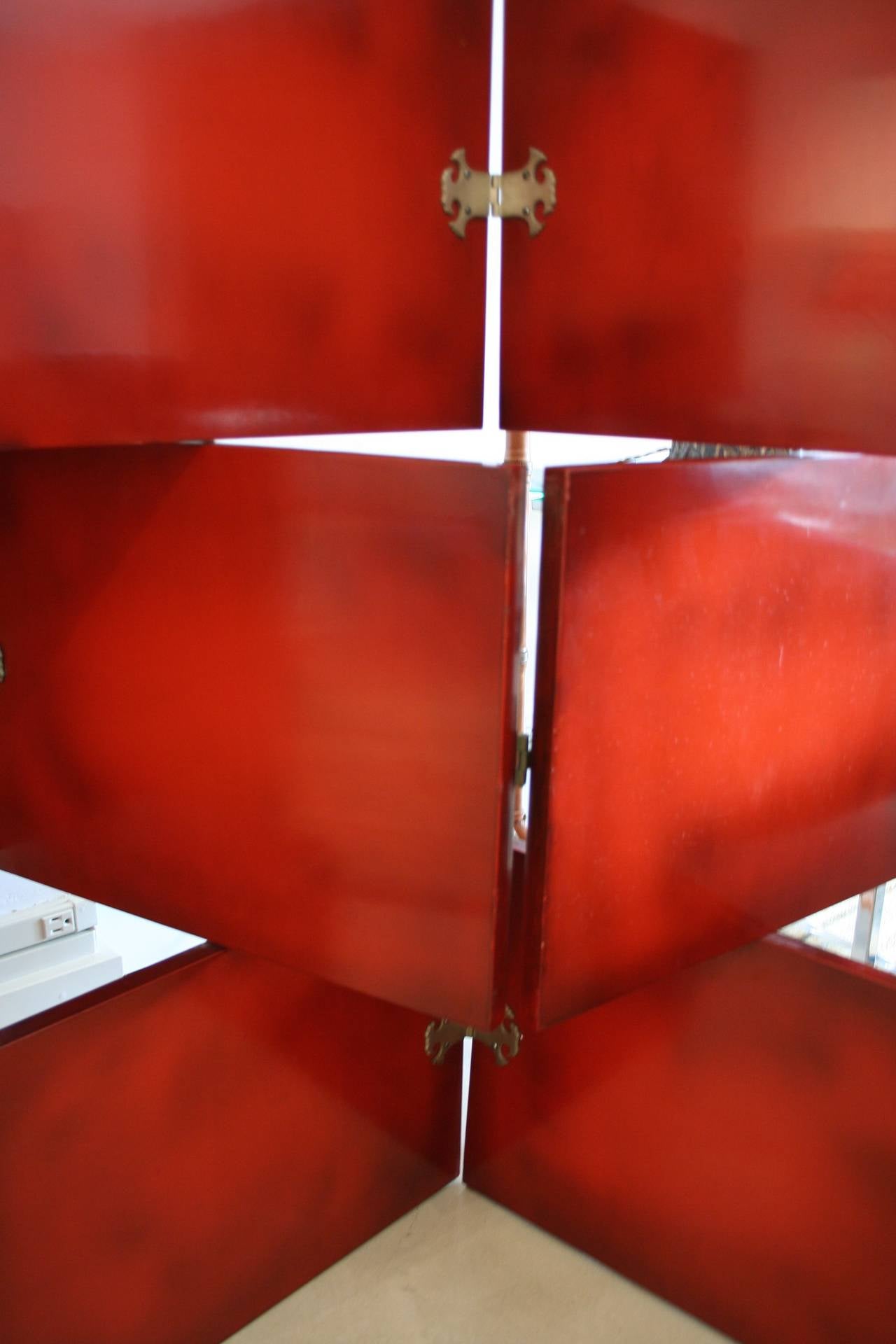 Mid-20th Century Vintage Red Lacquered Three-Tier Screen by De Coene Freres For Sale