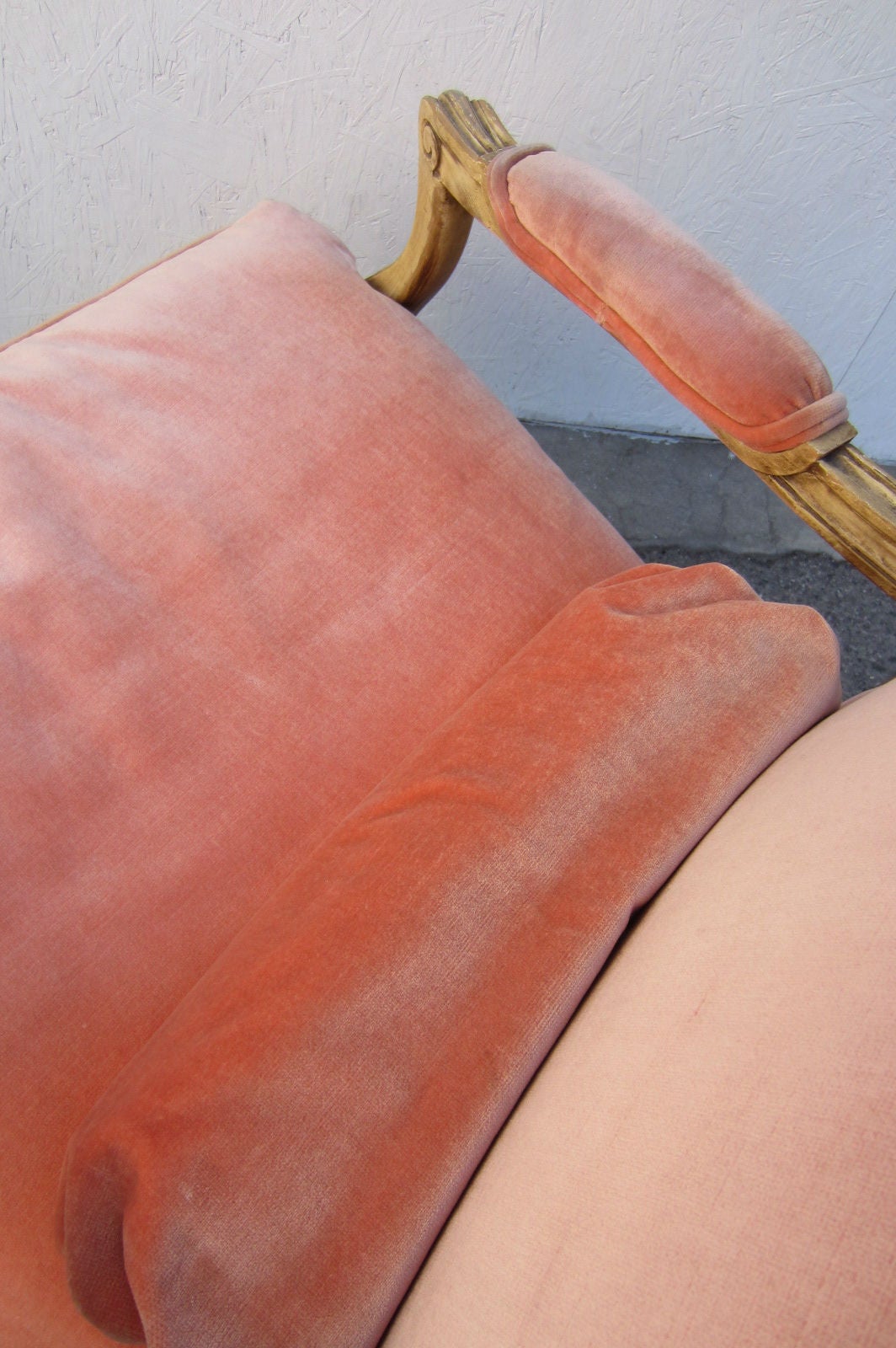 Phyllis Morris Designed Louis XV Bergere Chairs in Pink Velvet 2