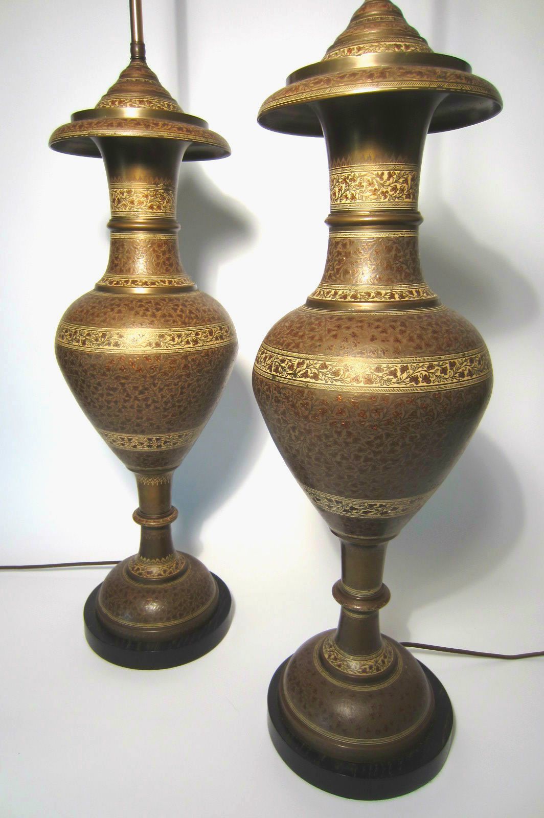 Moroccan Exotic Art Deco era Tooled Brass Urn Table Lamps For Sale