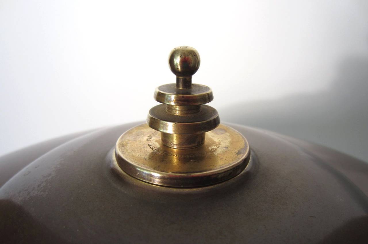 Bert Dickerson, Machine Age Guardsman Brass Desk Lamp by Faries Manufactured In Good Condition In Las Vegas, NV