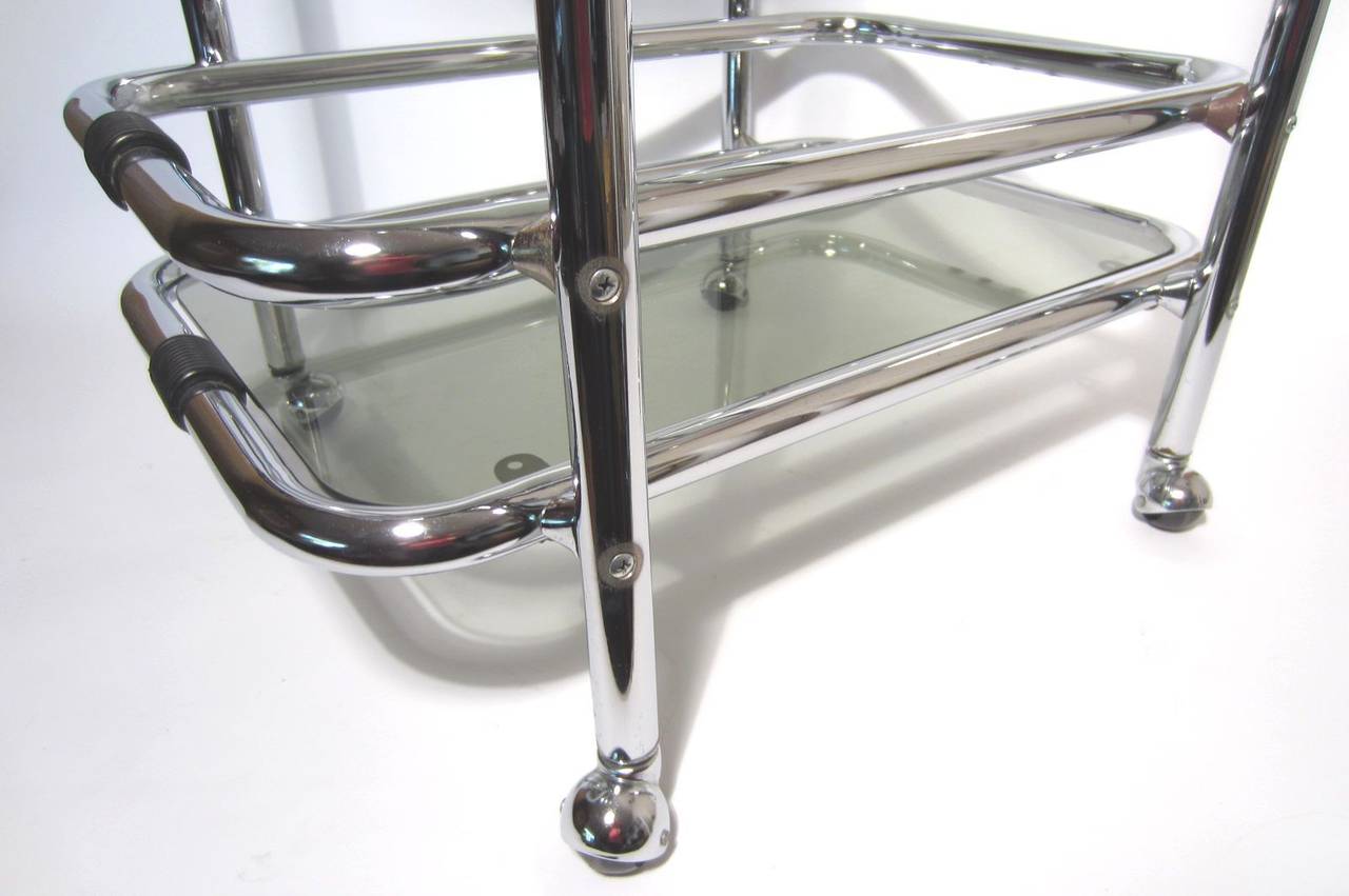 Italian Tubular Chrome and Smoked Glass Bar Service Trolley Cart, 1970s In Excellent Condition In Las Vegas, NV
