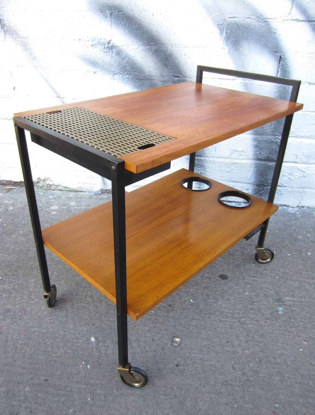 Mid-Century Modern Bar Serving Cart in the Style of George Nelson 2