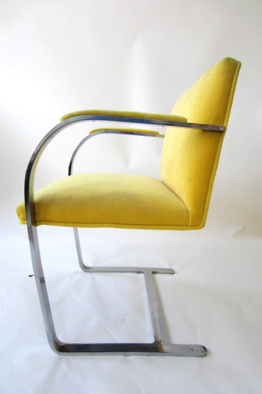 Six 1960s Mies van der Rohe BRNO Dining Chairs in Yellow Mohair In Good Condition In Las Vegas, NV