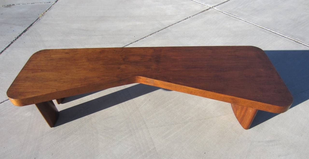 1950s Mid-Century Tri-Pod Big Foot Coffee Table In Good Condition In Las Vegas, NV