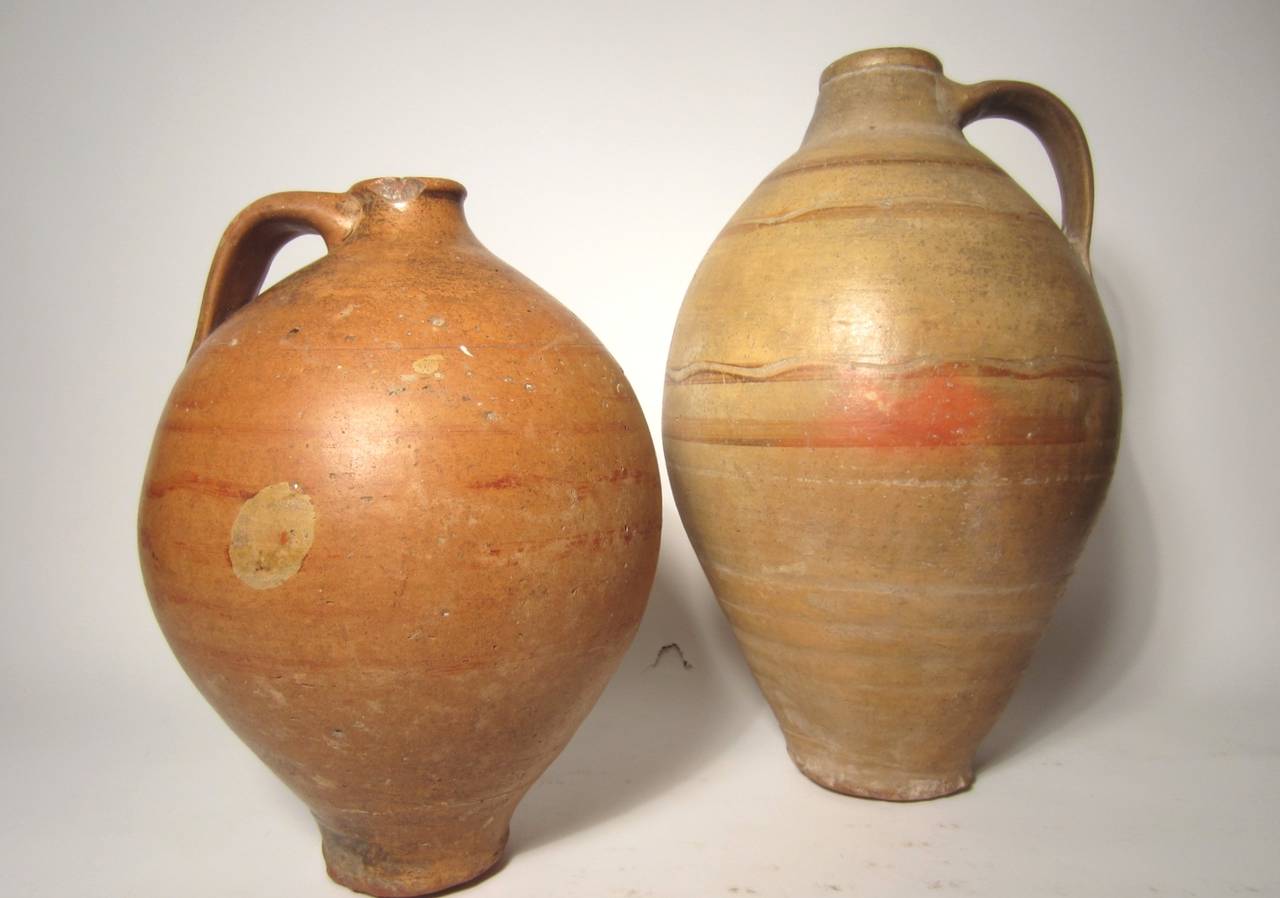Ancient Roman Polished Terracotta Clay Oil Jars Art Pottery In Good Condition In Las Vegas, NV