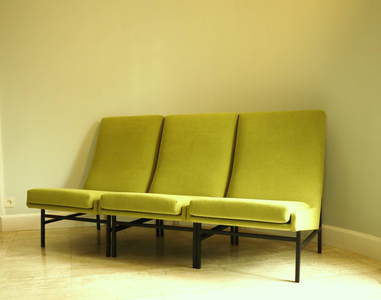 Set of three chairs, model 642 by ARP for Steiner editor in 1955. They can be pushed together into a single sofa, or separated into individual lounge chairs. Black lacquered frame. Restored foam and fabric (sort of light green velvet).