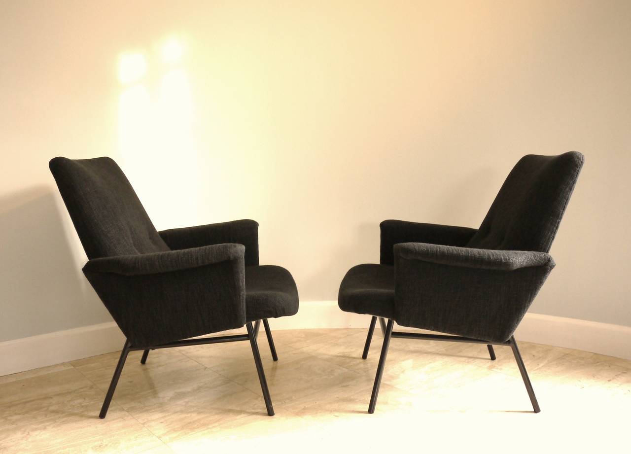 Pair of SK660 Armchairs by Pierre Guariche In Excellent Condition In POITIERS, FR