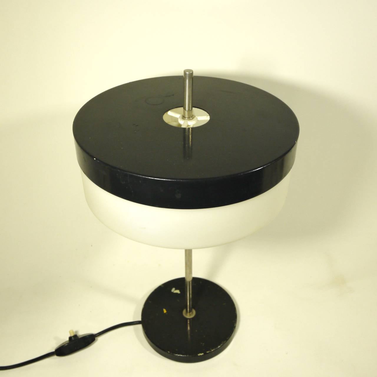 Italian Black and White Table Lamp by Stilux For Sale