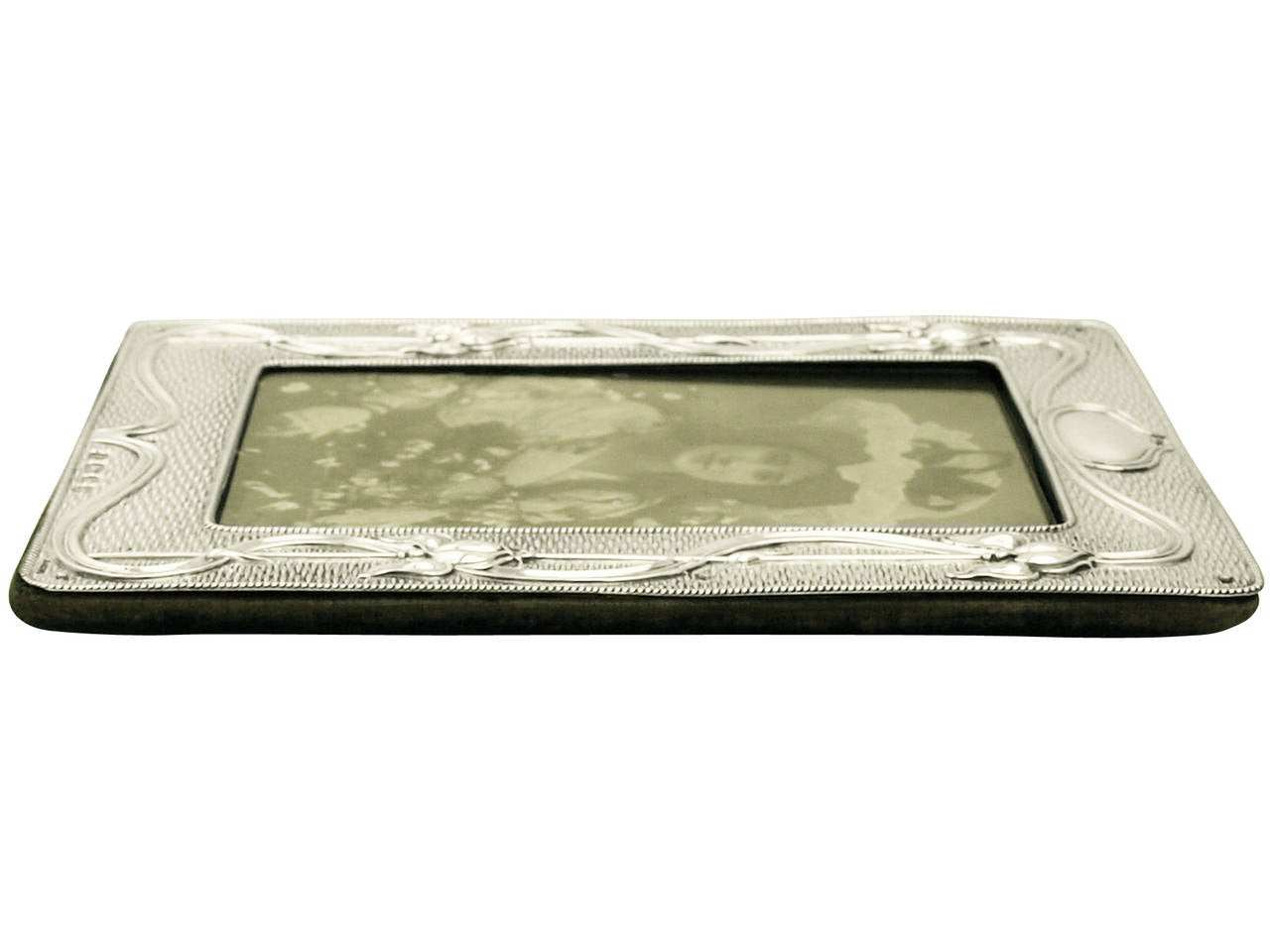 Antique Edwardian Sterling Silver Photograph Frame, Art Nouveau Style In Excellent Condition In Jesmond, Newcastle Upon Tyne