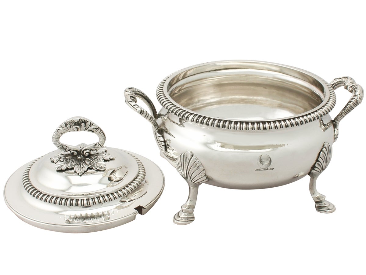 Sterling Silver Tureen - Antique George IV  In Excellent Condition In Jesmond, Newcastle Upon Tyne