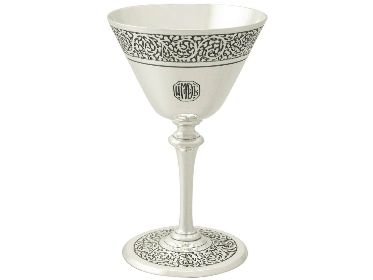 An exceptional, fine and impressive, comprehensive antique American sterling silver cocktail set made by Tiffany & Co in the Art Deco style; an addition to our silver wine and drinks related collection.

This exceptional antique American sterling