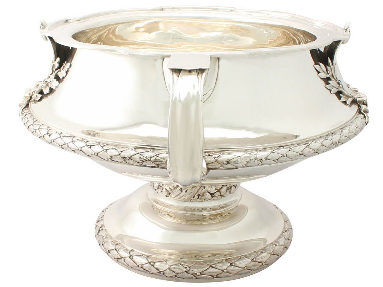 Pair of Sterling Silver Bowls/Centerpieces Antique V For Sale