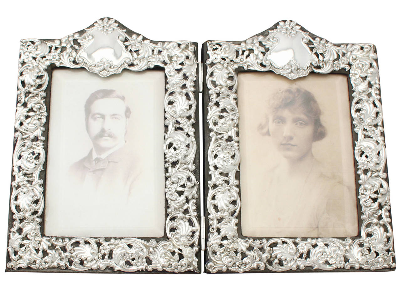 Sterling Silver Double Photograph Frame, Antique Victorian In Excellent Condition In Jesmond, Newcastle Upon Tyne