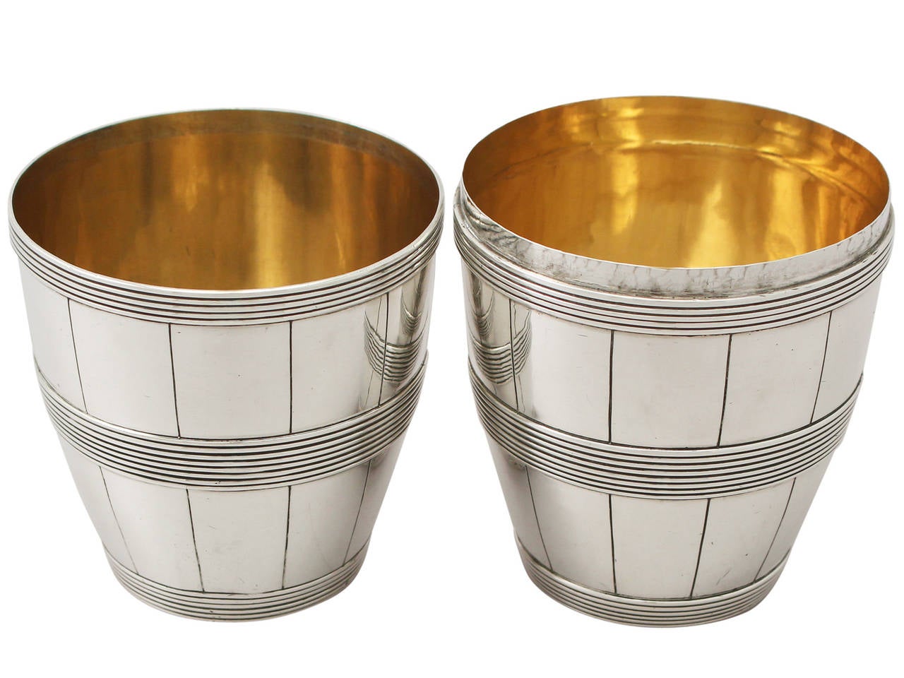 Sterling Silver Barrel Beakers - Antique Early Victorian In Excellent Condition In Jesmond, Newcastle Upon Tyne