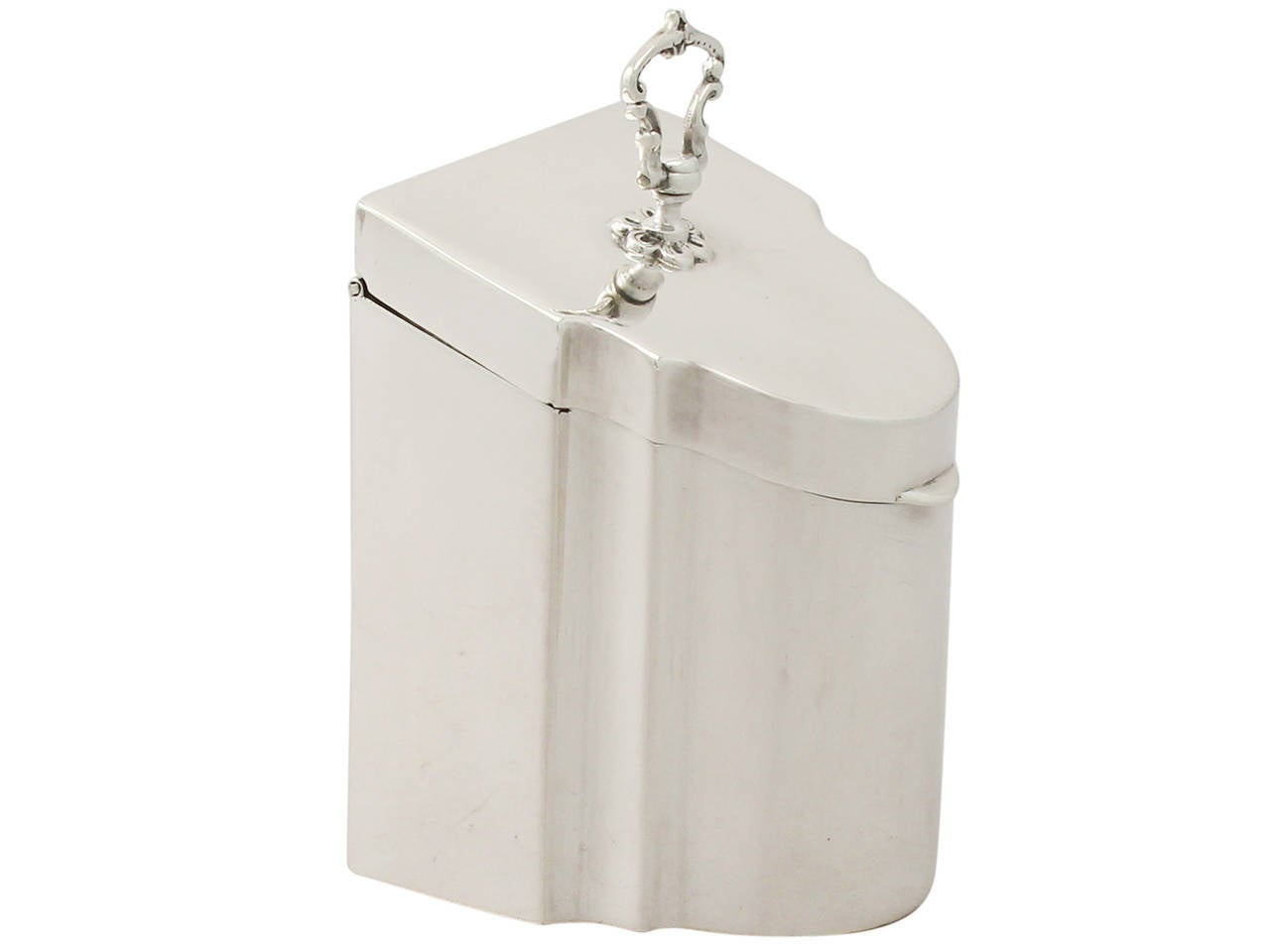 A fine and impressive antique Edwardian English sterling silver tea caddy; an addition to our silver teaware collection.

This fine antique Edwardian sterling silver tea caddy has been realistically modelled in the form of an antique knife