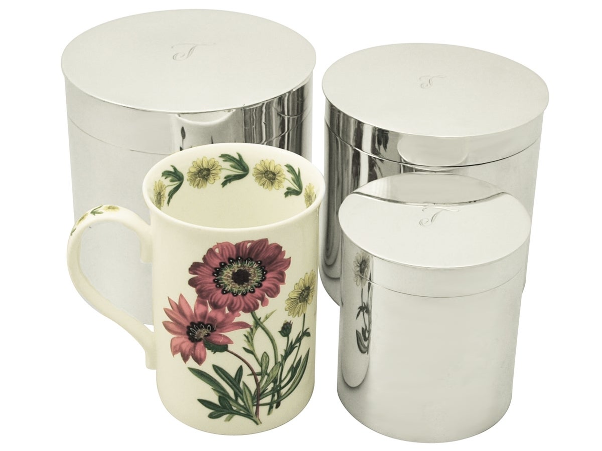 A fine and impressive antique German silver set of three nesting boxes; an addition to our continental silver collection

These fine antique German silver nesting boxes have a plain circular cylindrical form.

The set consists of three identical