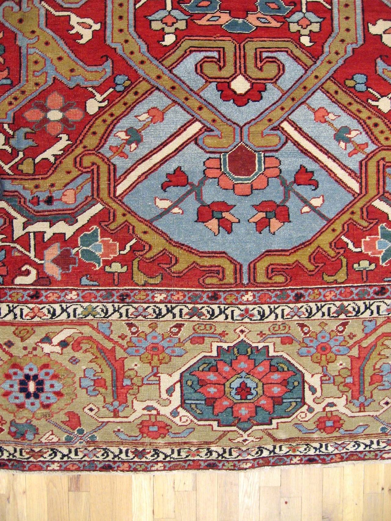 Antique Persian Serapi Decorative Oriental Carpet, in Large Size
