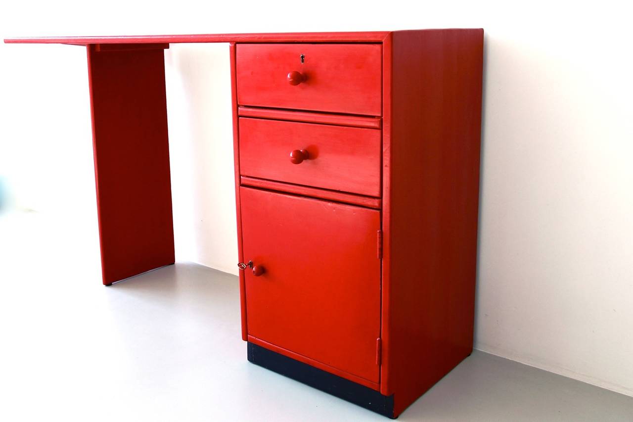 De Stijl Ladies' Writing Desk by Gerrit Rietveld in Red Painted Wood, 1936