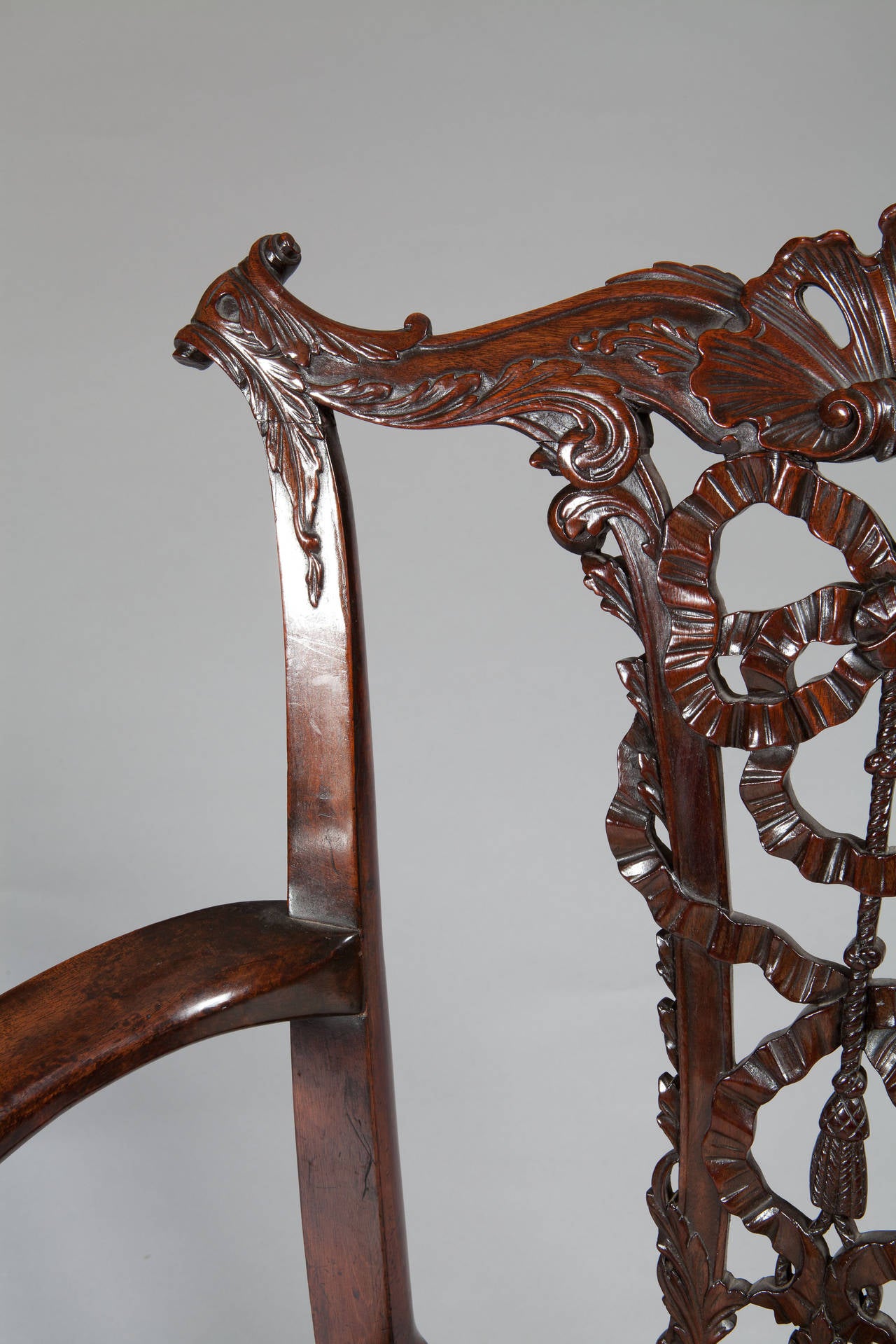 Fine Pair of Chippendale Mahogany Dining Chairs 1