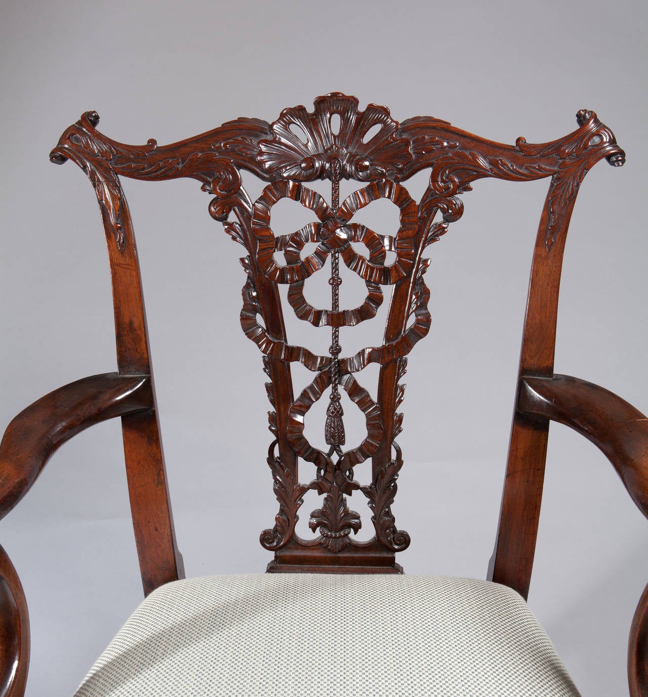 Fine Pair of Chippendale Mahogany Dining Chairs 4