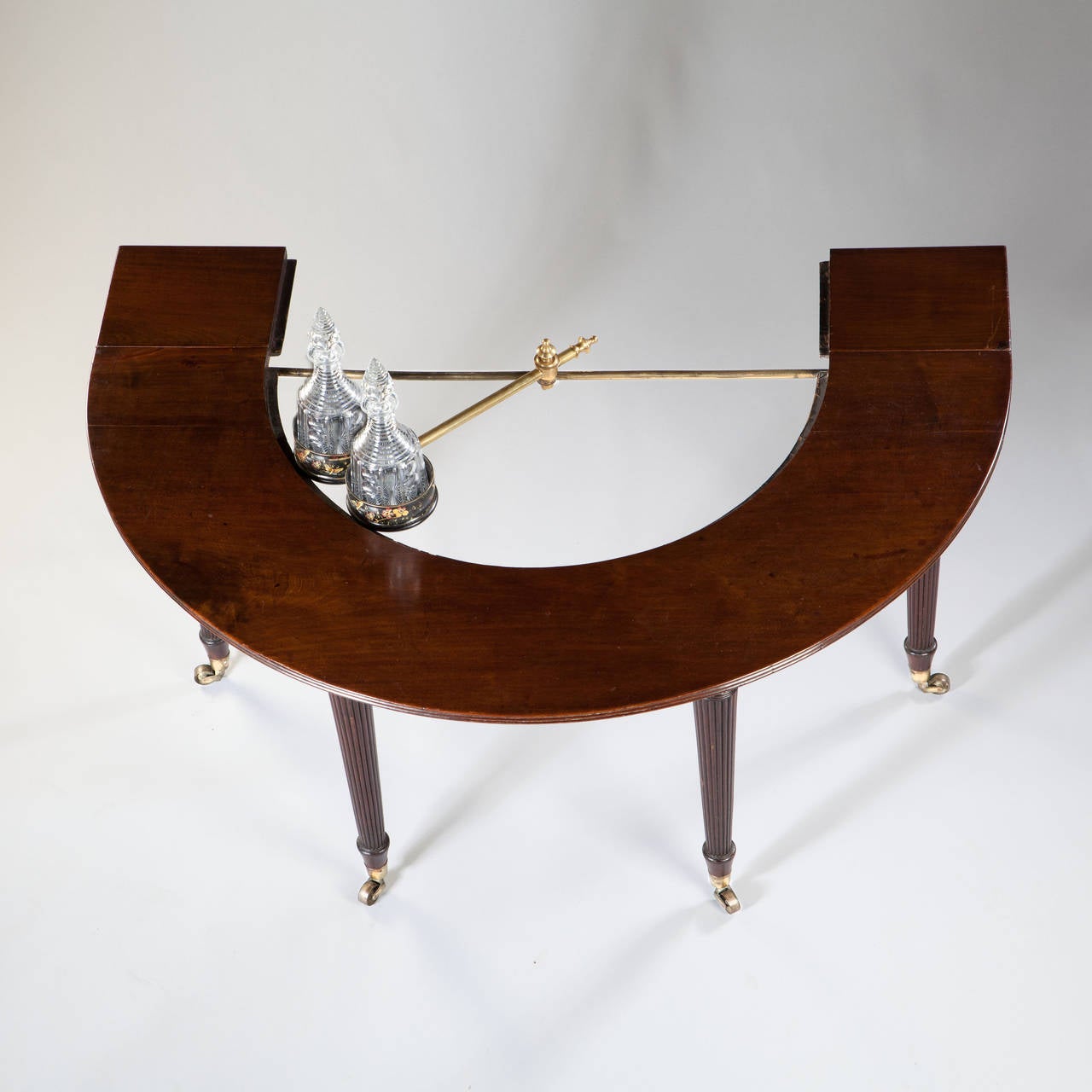 Gillows 19th Century Antique Regency Mahogany Hunt Table For Sale at