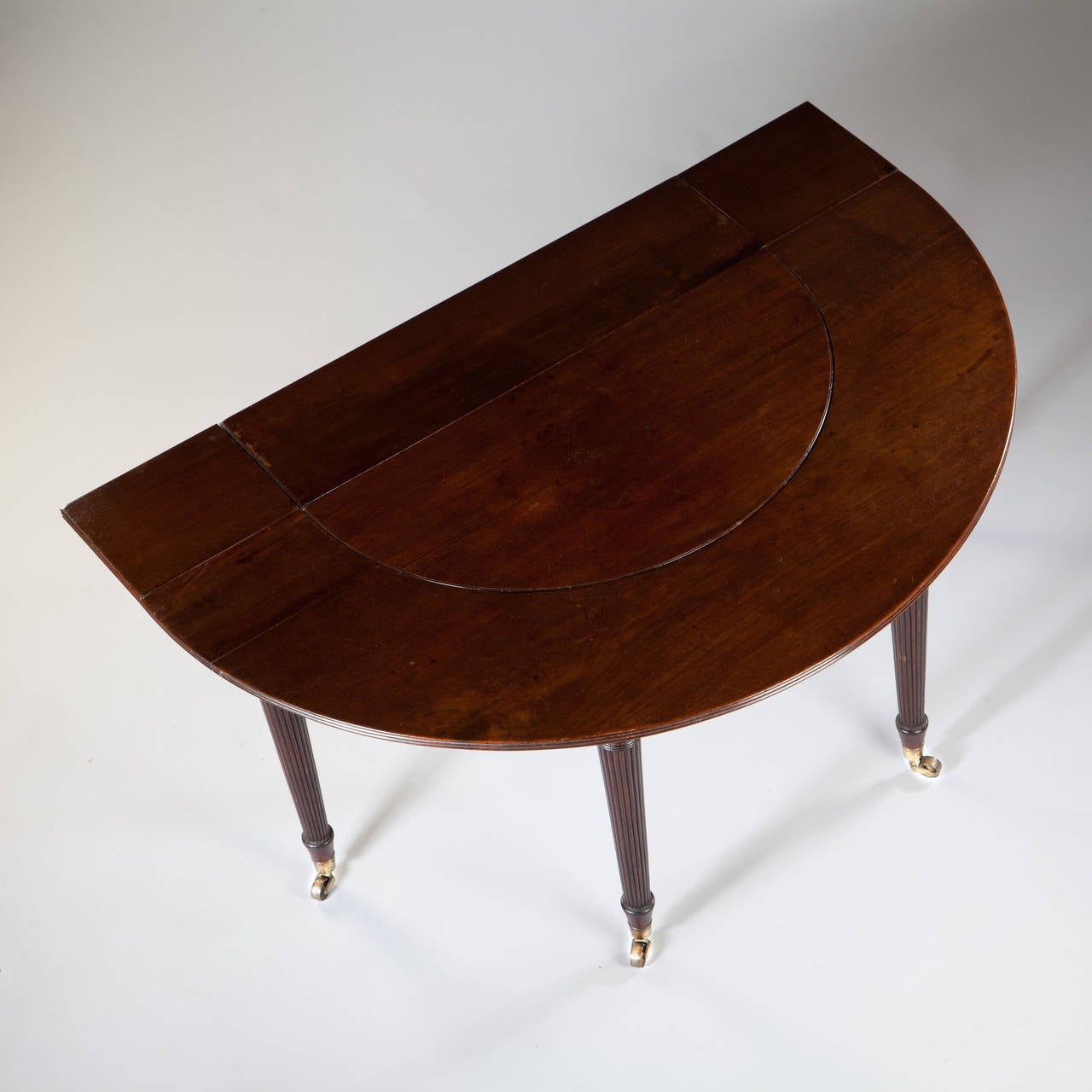 Gillows 19th Century Antique Regency Mahogany Hunt Table For Sale at