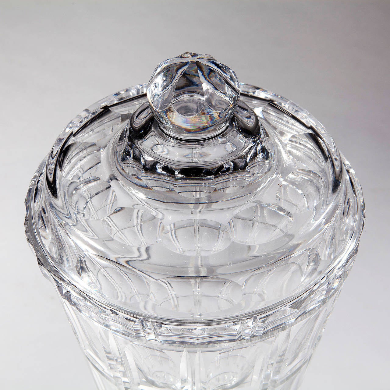 Belgian A very large scale Val Saint Lambert clear glass vase and cover