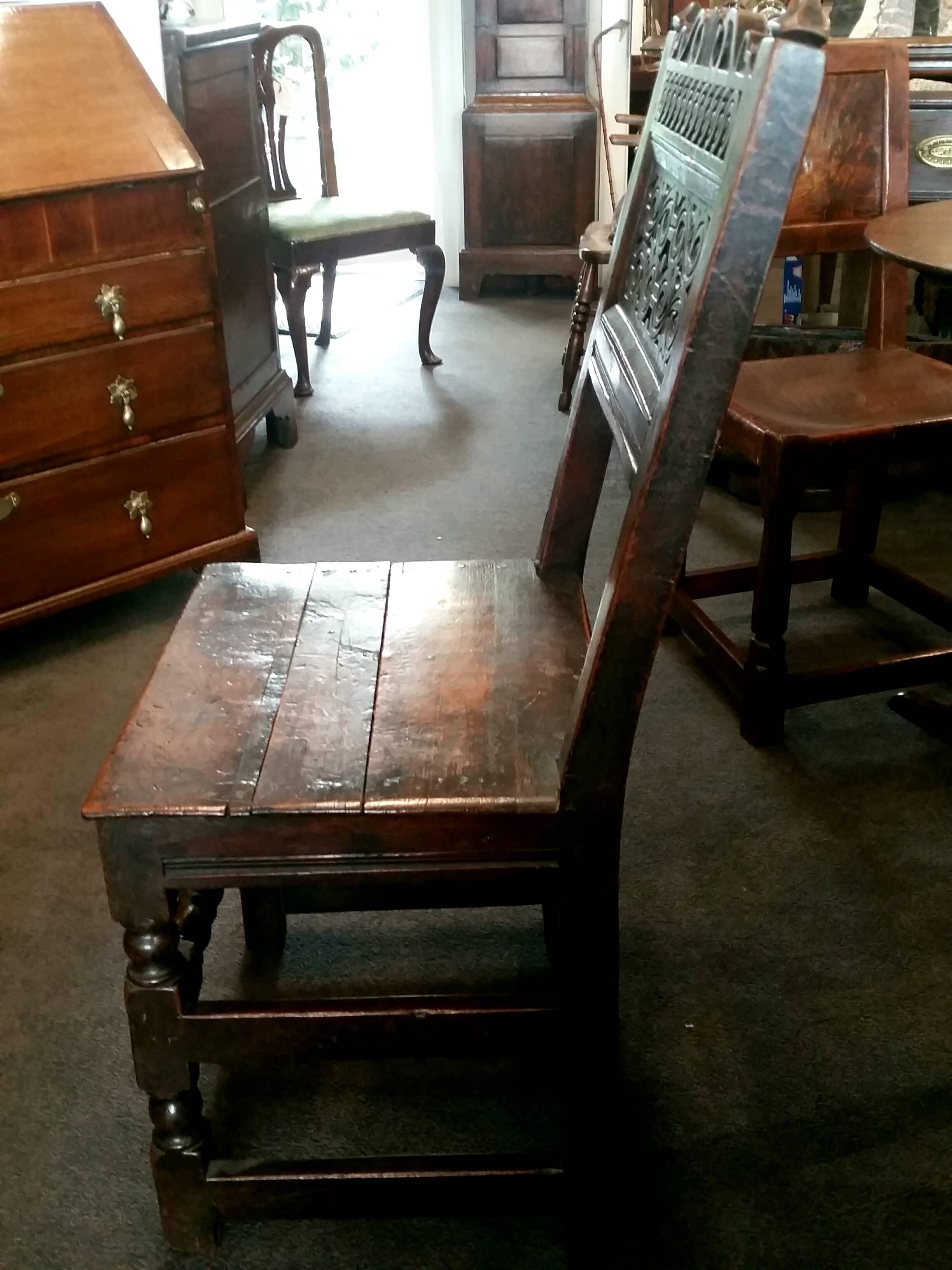 Elizabethan 17th Century Oak Wainscot Chair For Sale