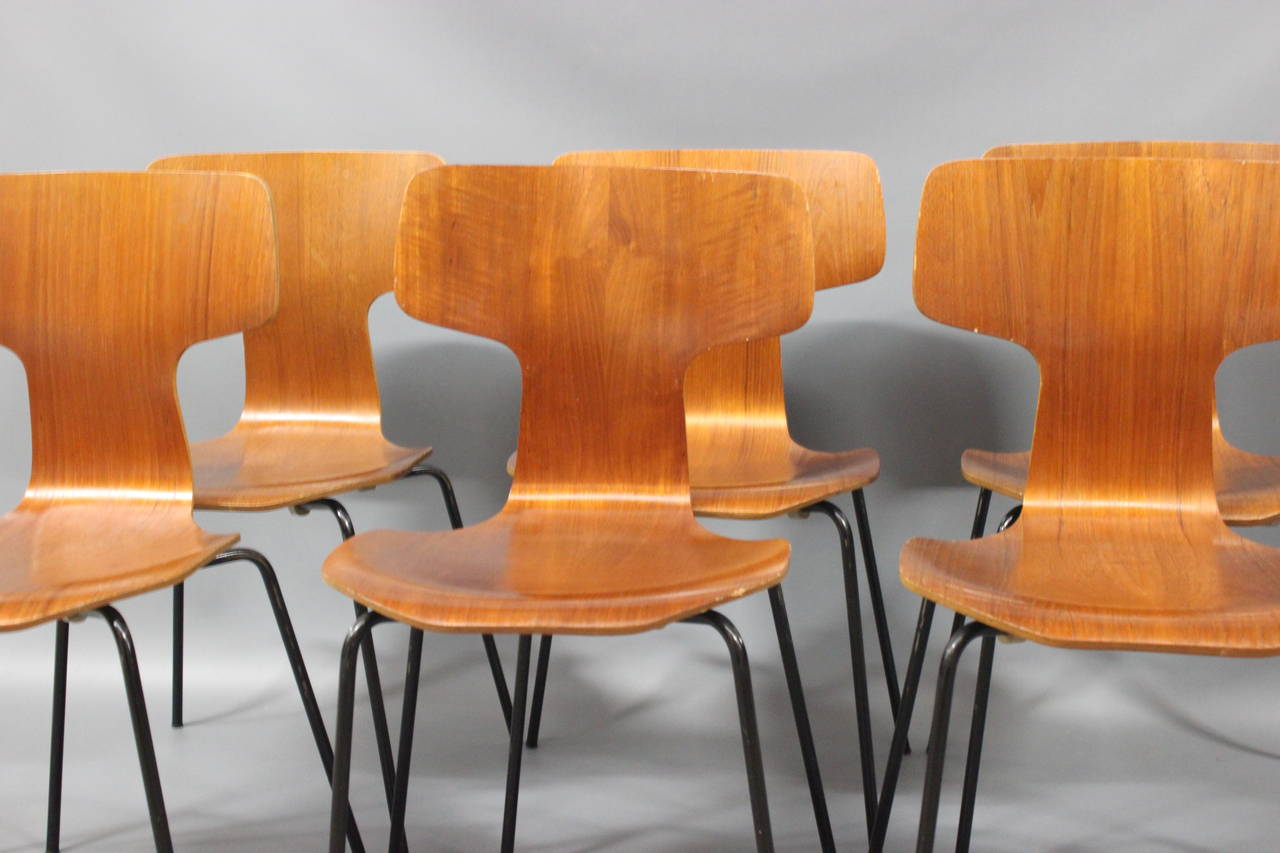 Beautiful dining chairs, model 3103, in teak designed by Arne Jacobsen in 1957 and manufactured by Fritz Hansen in the 1970s. The chairs are in great vintage condition.