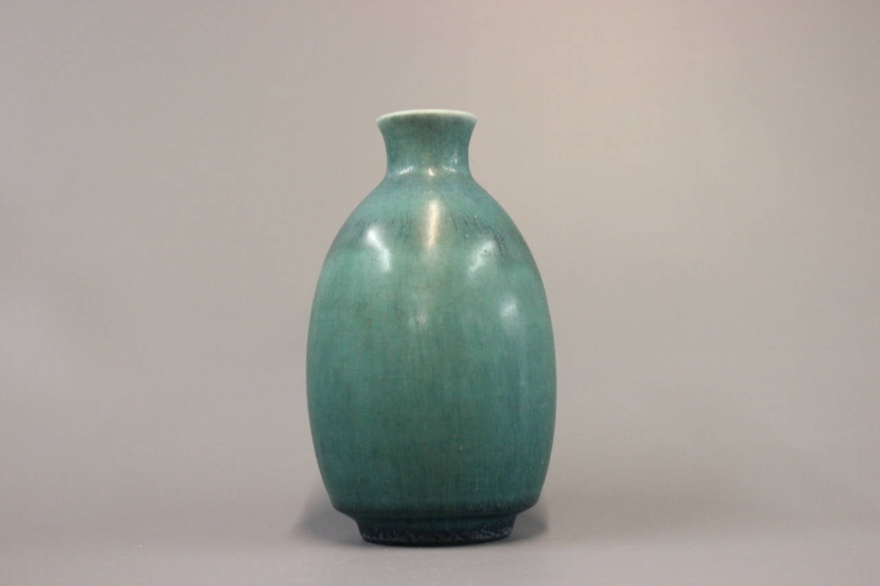 Saxbo Vase in green glazed stoneware. With Monogram and signed number 98. From c. 1950.