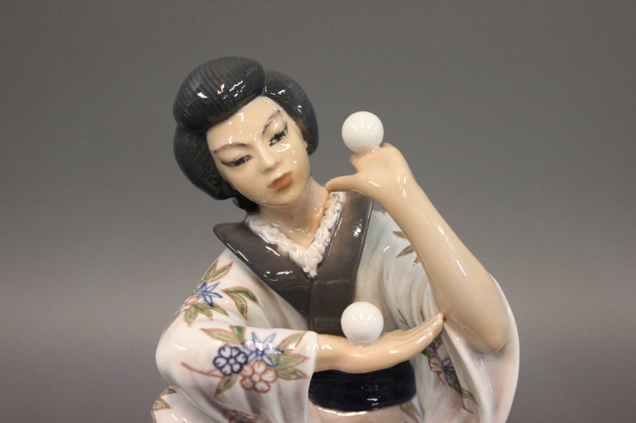 Oriental Figurine By Dahl Jensen number 1326, Japanese juggler.