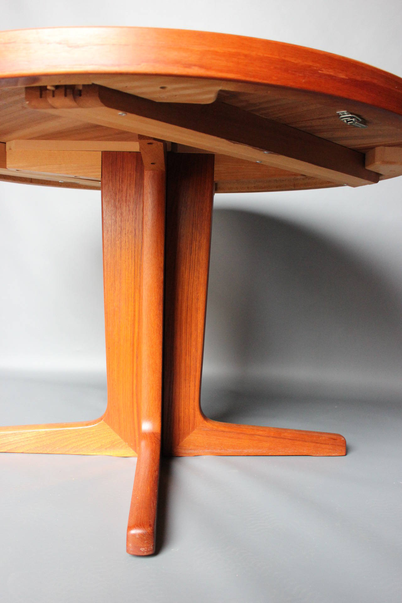 20ième siècle Table de salle à manger en teck du designer danois et fabriquée par Gudme, années 1960 en vente