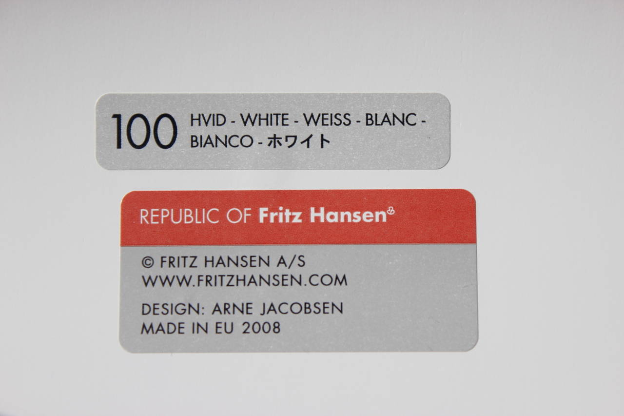 Four White Arne Jacobsen by Fritz Hansen Chairs, Model 3107, Dated 2008 2