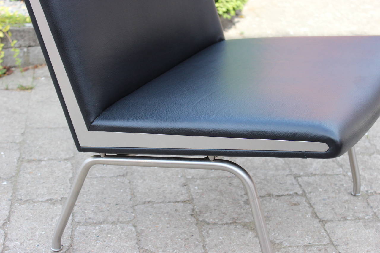 Mid-20th Century Airport Chair in Black Leather by Hans J. Wegner, Model AP 40, 1958