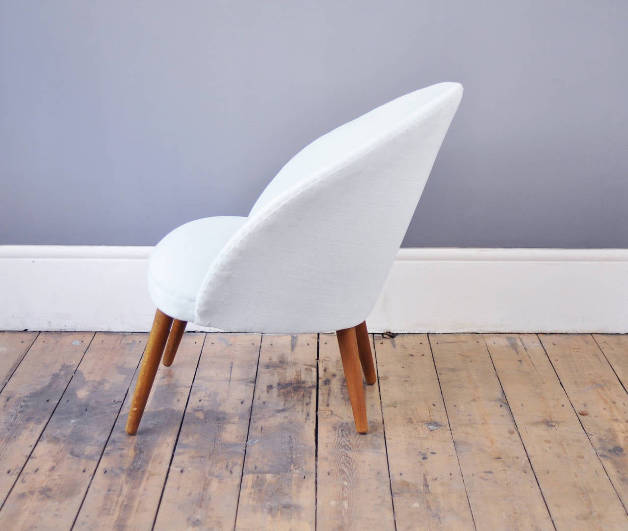 Scandinavian Modern Midcentury Danish Slipper Chair in the Style of Ejvind Johannsson