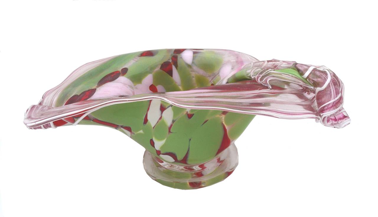 Dramatic and surreal handblown bowl of pea green, white, flame red and pink with fazzoletto (ribbons) on edge. A truly stunning piece with subtle aventurine sparkles in between the ribbons in the style of Dino Martens of Murano; this could well be a