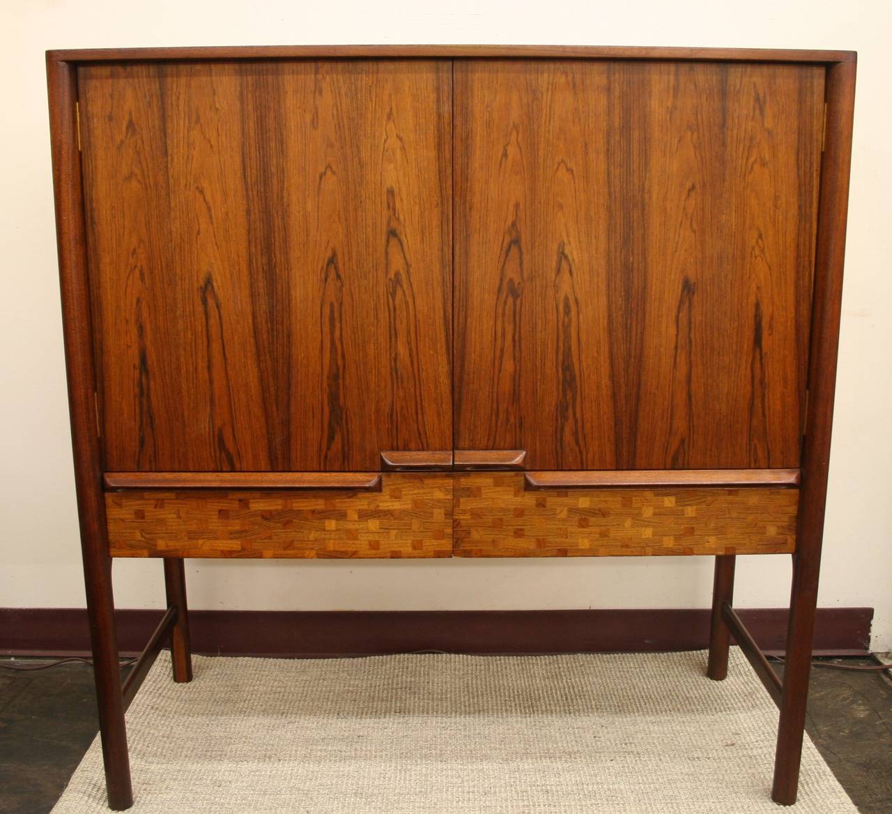 Mid-Century Modern Rosewood Dry Bar with Teak Details 2