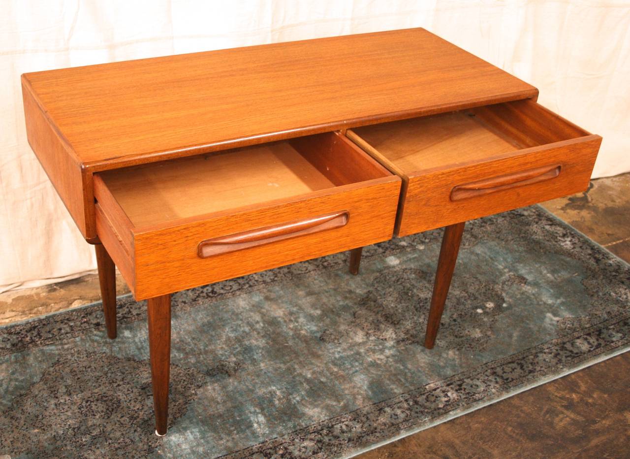 English Teak Fresco G-Plan Sofa Table Attributed to Kofod-Larsen For Sale